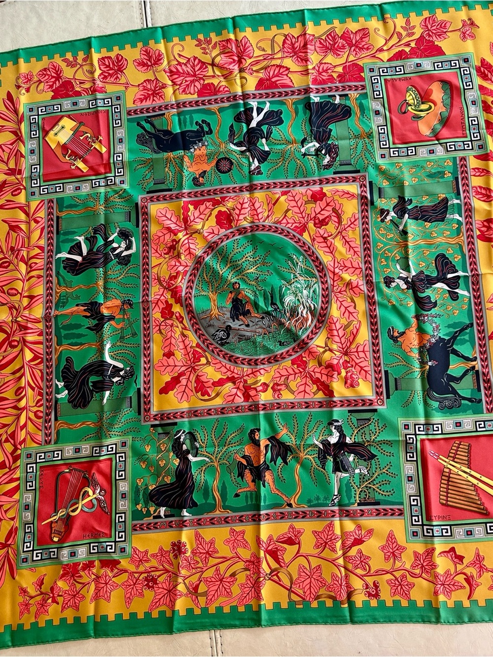 Hermès Musique des Dieux Silk Carré 90 cm Scarf Vintage Claudia Stuhlhofer-Mayr - Picture 5 of 10